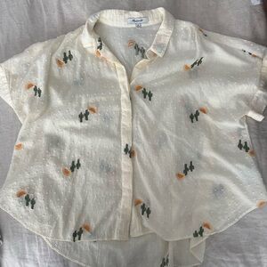 Madewell crop button up with suns and cactus. Size medium, great condition